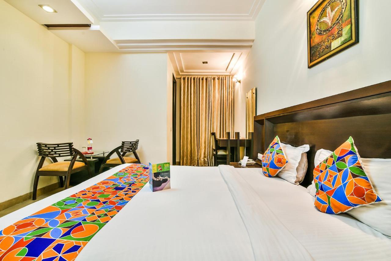 Fabhotel Oasis Dlf Phase 3 Gurgaon Zewnętrze zdjęcie